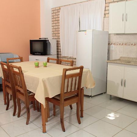 מלון בומבינאס Residencial Aracua חדר תמונה