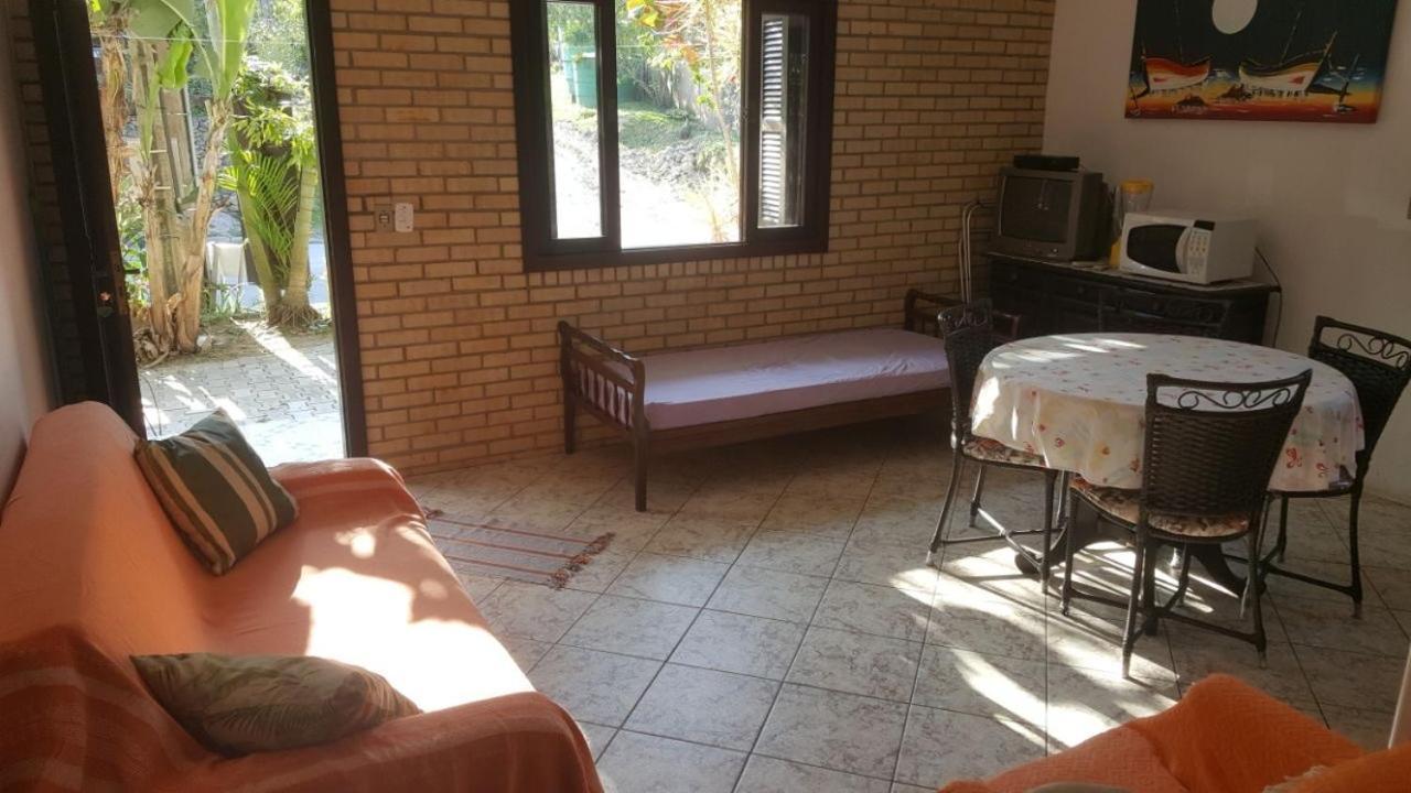 מלון בומבינאס Residencial Aracua מראה חיצוני תמונה
