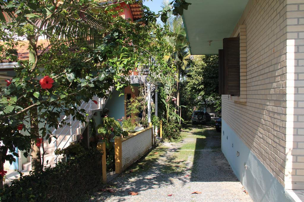 מלון בומבינאס Residencial Aracua מראה חיצוני תמונה