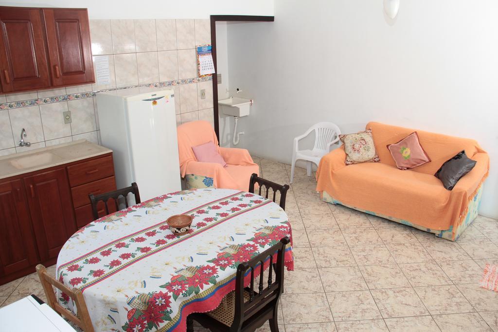 מלון בומבינאס Residencial Aracua חדר תמונה