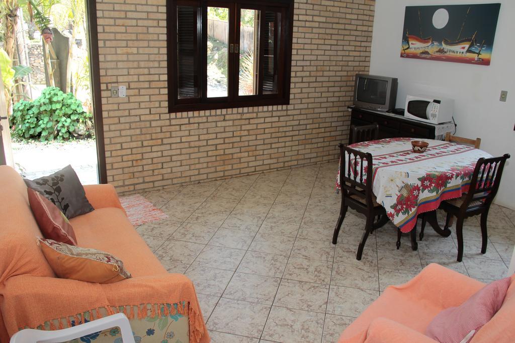 מלון בומבינאס Residencial Aracua חדר תמונה