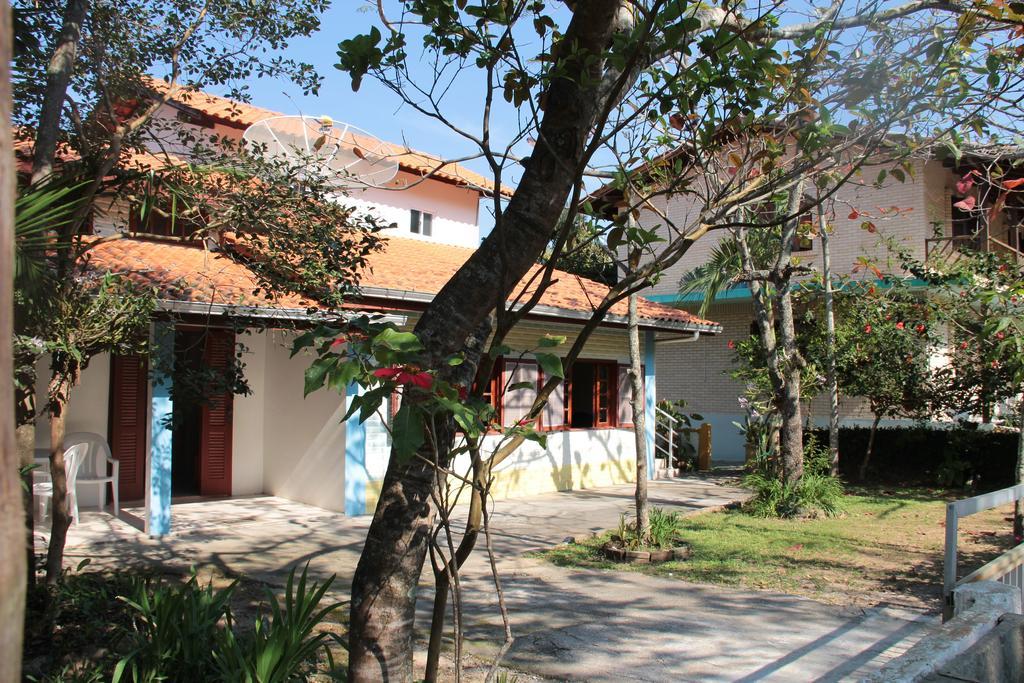 מלון בומבינאס Residencial Aracua מראה חיצוני תמונה
